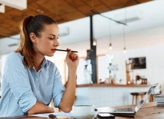 Evita el estrés mientras estudias y trabajas Evita el estrés mientras estudias y trabajas