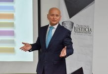 El secretario técnico del Sistema Estatal Anticorrupción, imparte cátedra a estudiantes de Derecho, en el ámbito del convenio suscrito por la UDLAP y el Tribunal de Ecuanimidad Administrativa del Estado de Puebla
