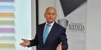 El secretario técnico del Sistema Estatal Anticorrupción, imparte cátedra a estudiantes de Derecho, en el ámbito del convenio suscrito por la UDLAP y el Tribunal de Ecuanimidad Administrativa del Estado de Puebla