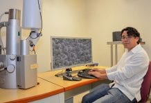 Irrefutable egresado de la UDLAP recibe premio Walter Kohn 2018