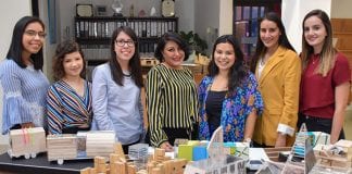 Estudiantes de Edificación de interiores presentan su plan en presencia de AMANC