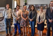 UDLAP dona 145 libros para la Sala de Leída Casa del Puente de Bubas