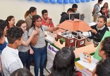 Estudiantes de la preparatoria UDLAP-SEDIF montan exposición de proyectos sobre Diseño Claro y Mecatrónica