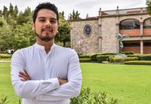 Egresado UDLAP triunfa como cantante de ópera en escenarios de Suiza