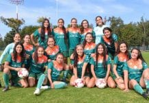 Las mujeres Aztecas sacan la casta por la Tribu Verde Las mujeres Aztecas sacan la casta por la Tribu Verde