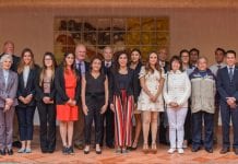 Ex primer ministro de Irlanda platica con estudiantes de la UDLAP