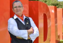 Académica de la UDLAP concluye su papeleo frente a la CONPEHT 