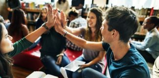 ¿Dónde trabajan las personas que estudian sociología?