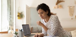 Cómo financiar tu Estudios en Término: préstamos, becas y más