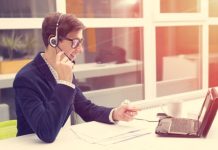 Designar entre un empleo o iniciar una carrera profesional