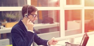 Designar entre un empleo o iniciar una carrera profesional