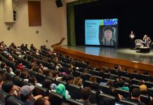 Estudiantes de la UDLAP dialogan con el escritor Daniel Salinas Basave Estudiantes de la UDLAP dialogan con el escritor Daniel Salinas Basave