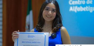 Egresada UDLAP es premiada por su investigación en alfabetización financiera en México