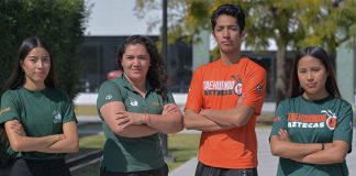 Mexica de taekwondo entrega el primer premio en el año de aniversario de la UDLAP