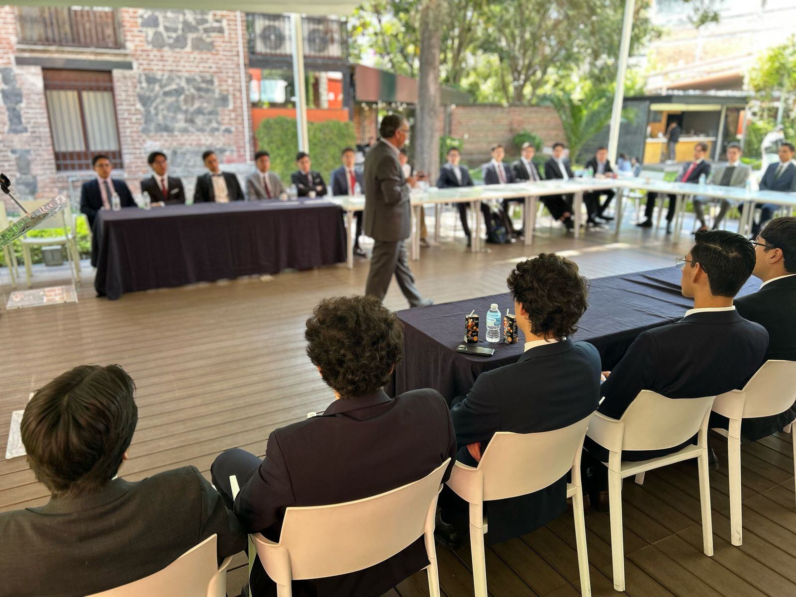 Consejo de Líderes: Inspirando a las Nuevas Generaciones