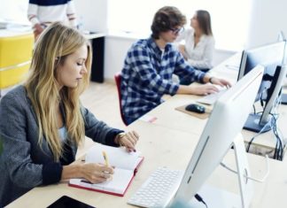 Qué carreras estudiar si te gustan los negocios y la compañía