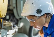 Carreras de ingeniería con longevo décimo femenina: ¿cuáles están creciendo?