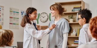 Tu profe y tus papás no pueden ayudarte a nominar carrera