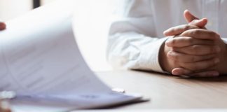 ¿Cómo explicar un hueco en tu CV por maternidad, desempleo o cambio de carrera?